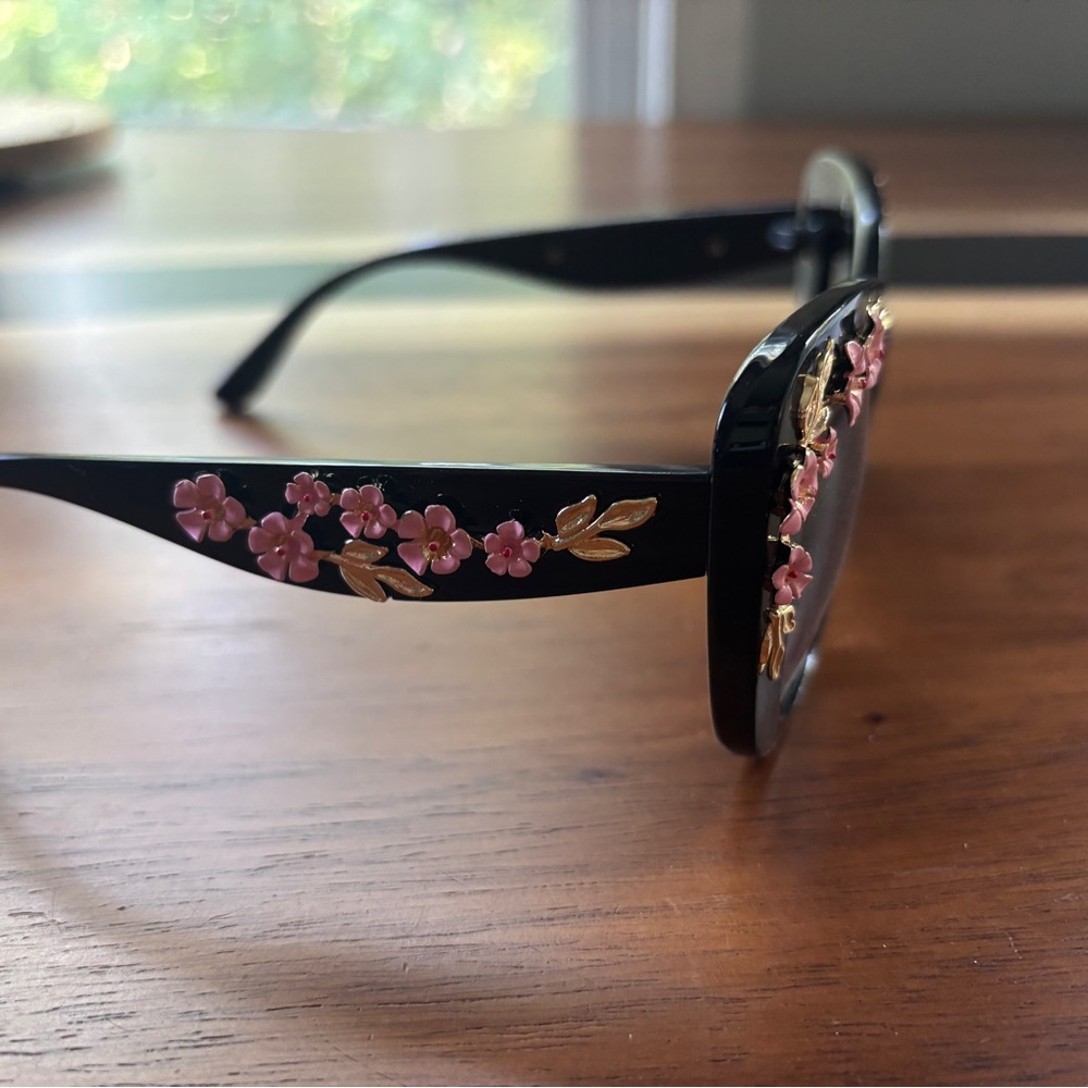 Floral Embellished Black Sunglasses